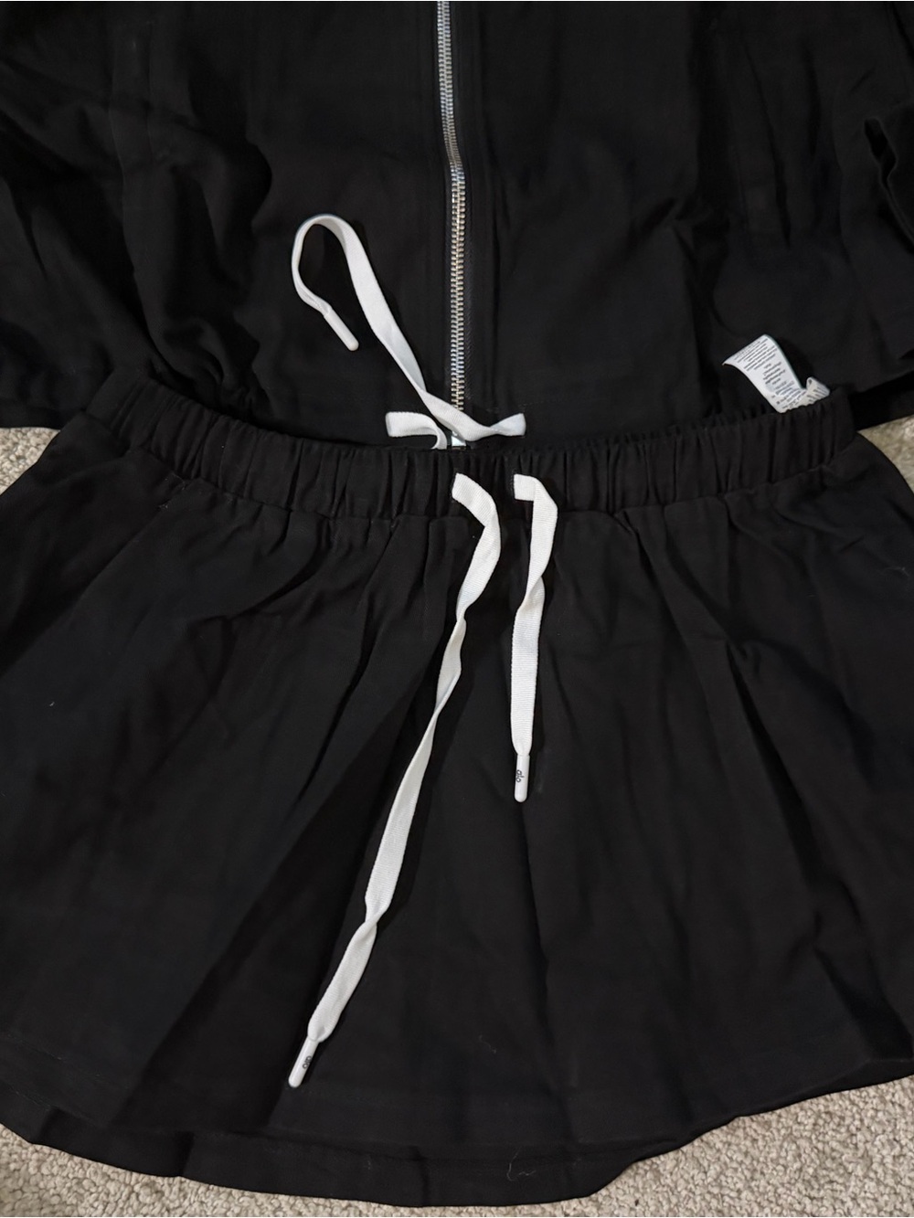 ALO Yoga Black Skirt Set with White Tank and Drawstrings - Picture 3 of 5